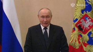 Путин поздравил моряков с Днем ВМФ.

Президент отметил, что военно-морской флот и ученые обеспечили