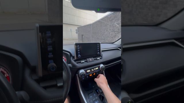 Дилерский Toyota Rav4 2021 год, 2.5 автомат, пробег 76