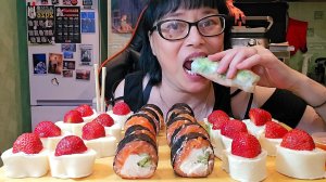Мукбанг | Роллы и Сладкий ролл Мятная клубника 🍓 | Обжор Асмр