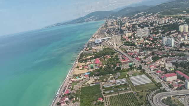 ТОЛЬКО ПОСМОТРИТЕ , ВЗЛЕТ С СОЧИ ВИД С САМОЛЕТА смотреть онлайн