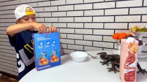 Марк играет с папой в детский сад и другие детские игры