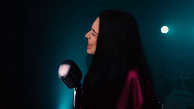 Livin’ La Vida Loca - Ricky Martin (by Beatrice Florea)