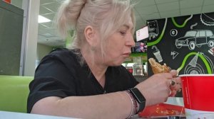 УЖИН  В ПОМПОНЧИКЕ! ЧЕБУРЕКИ И ПОНЧИКИ!