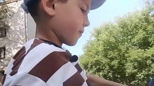 катаюсь на самокате в своём городе
