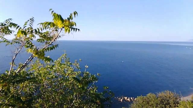 Крым. На тропинке к морю. Фавор.