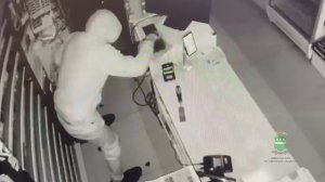 Двое жителей Амурской области уличены полицией в серии ночных краж денег из офисов и касс магазинов