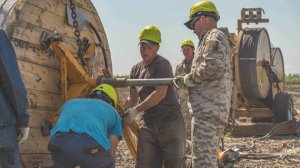 Монтаж грозозащитного троса со встроенным волоконно-оптическим кабелем (ОКГТ) на ВЛ 330 кВ