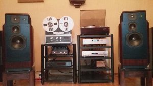 Vinyl vs CD. Denon DP-59L. Ortofon MC10 Super. EAR-834P Deluxe. Parasound P3. Revox Agora B MKII..