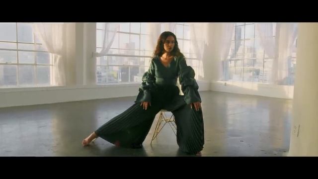 Sabrina Claudio - _Stand Still_ [Movement Visual] смотреть онлайн