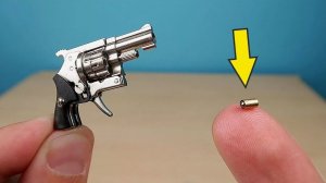 САМЫЙ МАЛЕНЬКИЙ револьвер в мире! Он реально стреляет!