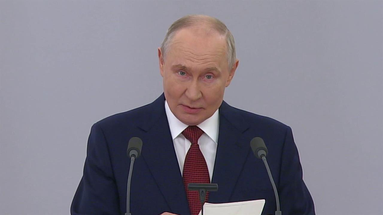 Владимир Путин назвал прошедшие пять лет одним из решающих этапов в истории России. смотреть онлайн