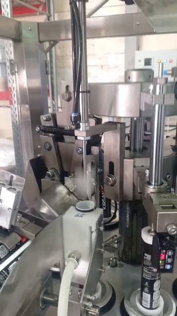 Поставка автоматической тубонаполнительной машины для наполнения и запайки ламинатной тубы ZHY-60YP смотреть онлайн