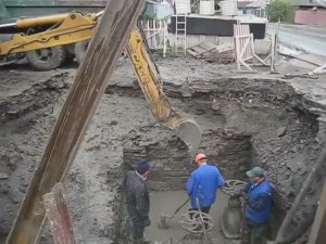 Каска спасла жизнь рабочему