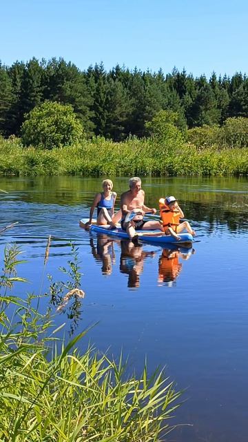 Старшее поколение нашей семьи освоило сап-борд 🛶