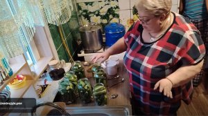 РИМА И ОГУРЦЫ . НО МНЕ ПОНРАВИЛОСЬ .