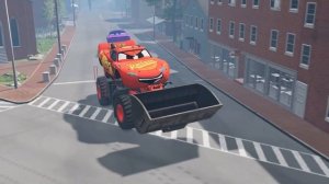 Эпическое побег от гигантского грузовика-паука против самосвала в Beamng Drive