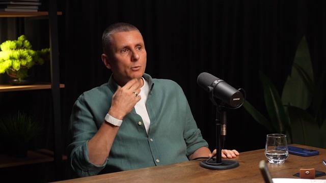 Сотрудники не хотят быть рядом с таким руководителем. Как управлять людьми? | Алексей Баранов