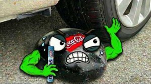 🚗 Машинка против огромного шарика с Колой 😱 Кто победит? 🥤🎈