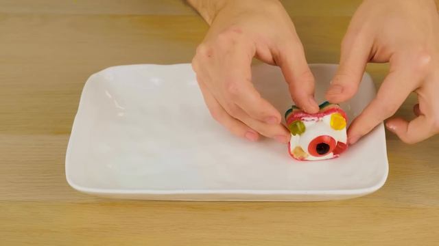 Я против Бабушки Кулинарный Челлендж Укрась Торт # Сумасшедший Челлендж от Fun Fun Challenge смотреть онлайн