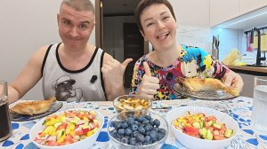 Мукбанг подъедаем ОСТАТКИ на дорожку) Мы МАЛОИМУЩИЕ, у нас нет ДЕНЕГ на СОЧИ и РОЛЛЫ) Семейный ужин