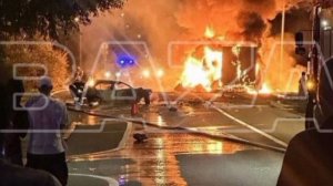 Водитель BMW предварительно погиб после столкновения с грузовиком на Калужском шоссе в Москве.