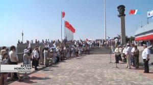 Волгоградцы почтили память павших моряков в День ВМФ