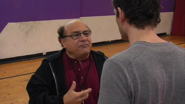 В Филадельфии всегда солнечно - 2 сезон 6 серия / It's Always Sunny in Philadelphia смотреть онлайн