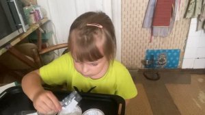 Ева делает опыты серия 3
