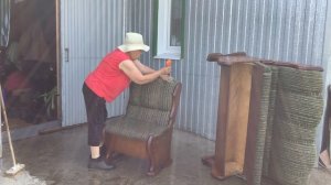 Обновляю старый мебель.