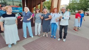 Июль. Девчонки расцвели...
