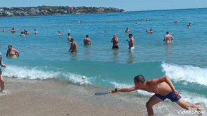 Игра сына с другом на берегу моря... Болгария. Созополь.