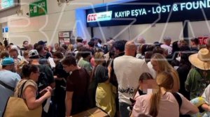 Более 700 россиян улетели в Турцию без багажа из‑за поломки конвейерной ленты во Внуково.