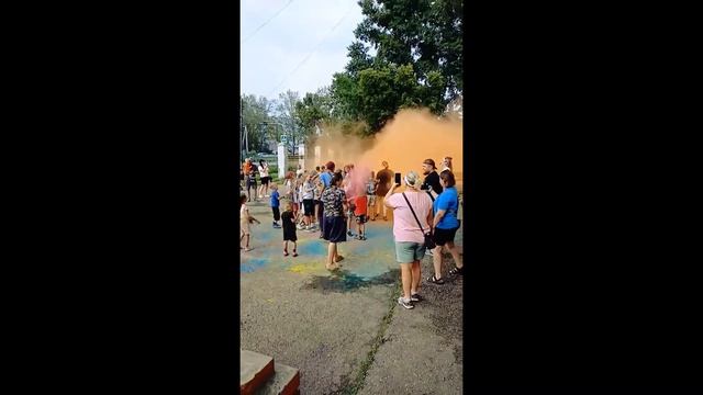 В Заозерном прошел фестиваль красок холли