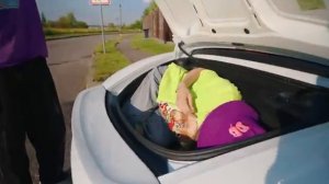🚗 24 ЧАСА В СПОРТИВНОЙ МАШИНЕ! 😱

Дабл Бабл