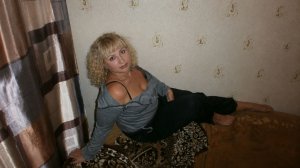 зрелые нескромные красавицы дома показали смотреть онлайн видео с красивыми девушками