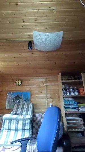 общаемся на улице ливень.