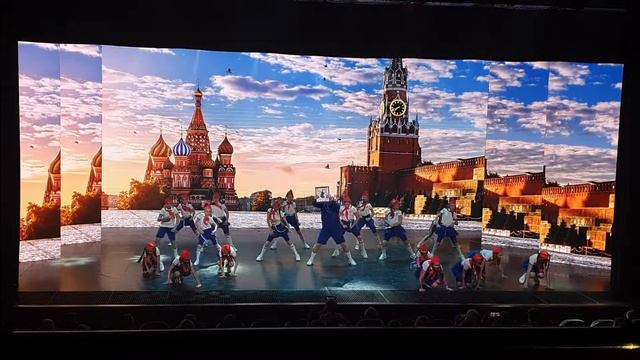 Танцевальный номер «Пионеры»