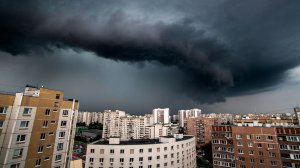 Мощный шторм обрушился на Москву