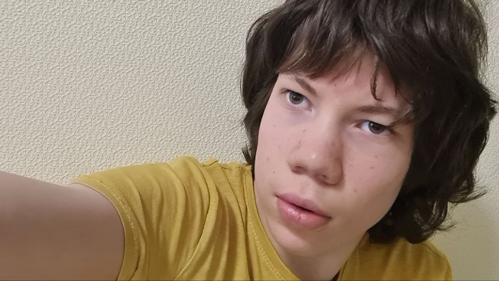 всё долбает