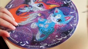 Настенные часы из алмазной мозаики. Выкладка картины из мозаики.