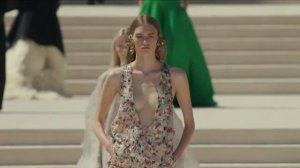 Показ женской коллекции Balenciaga 55th Couture Collection
