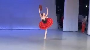 Вариация Китри (дебют) вид со сцены - bolshoiballetacademy (МГАХ) Венская (Ермощенко)