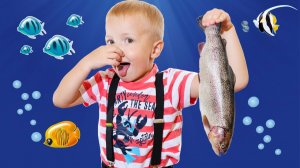 Никита играет с мамой
