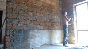 Как и чем монтировать металлическую сетку под штукатурку на стену