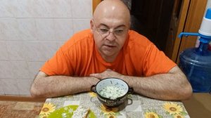 Мукбанг. Окрошка и бутерброды с рикоттой. Загадочный космонавт.