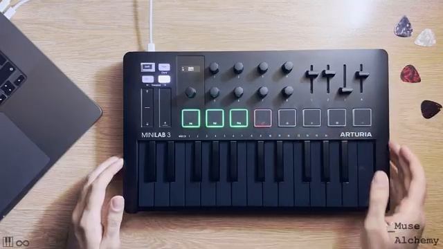 Axel F - Beverly Hills Cop (Live Loop Cover) ｜ Arturia MiniLab 3 смотреть онлайн