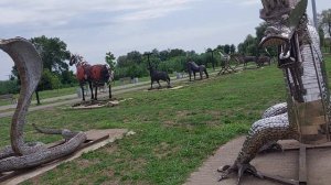 Невероятные скульптуры из металлолома.