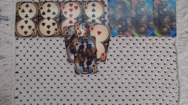 расклад ЧТО ПРОИСХОДИТ В ЕГО ЖИЗНИ ? гадание на игральных картах