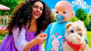 Вредные Принцессы играют с собачками! 🐶🐕Игры для девочек