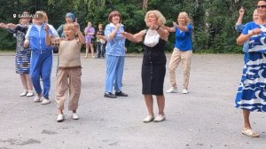 Танцуют все: в парке «Юбилейный» стартовал проект для жителей старшего возраста